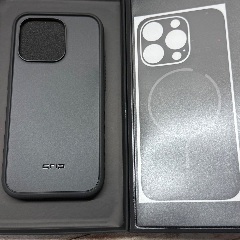 dbrand Grip Case iPhone 15 Pro MagSafe Black Teardown skin New Open Box